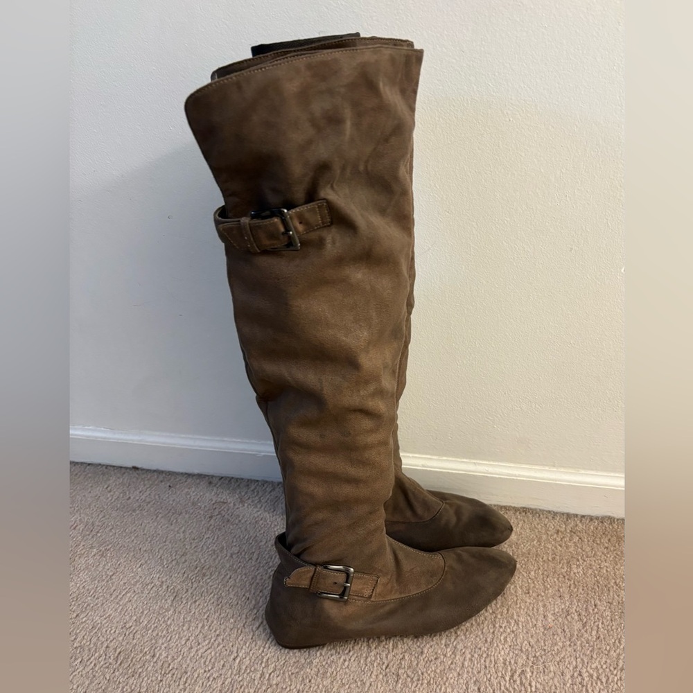 Vintage Roberto Vianni Y2K Brown Knee High Boots, Flat heel. Size 8.